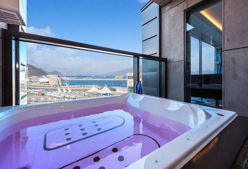 Yeosu Paradise Spa Pension