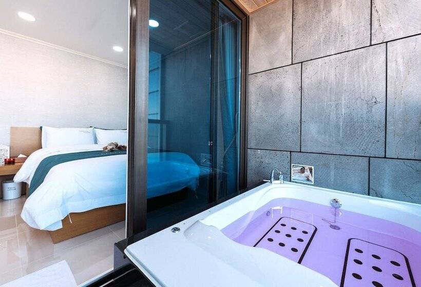 Yeosu Paradise Spa Pension