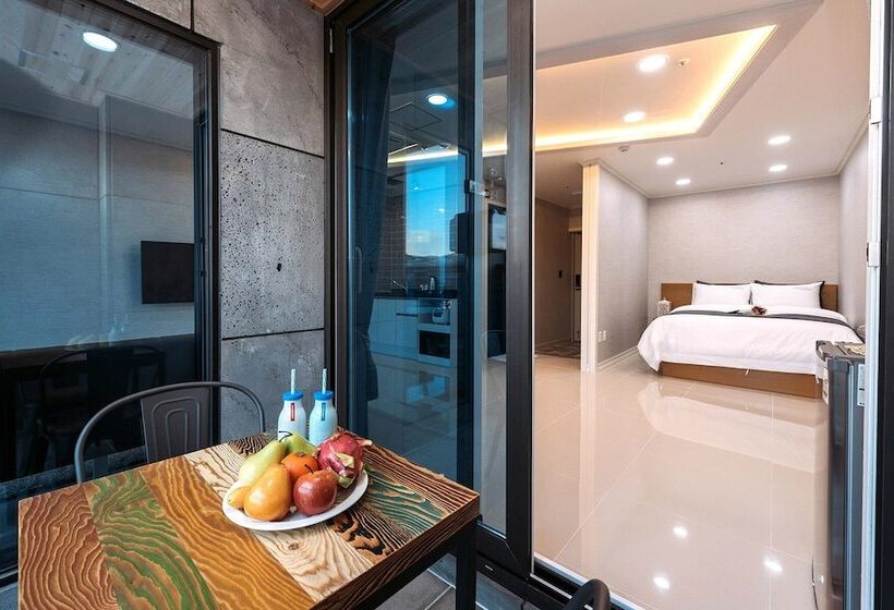 Yeosu Paradise Spa Pension