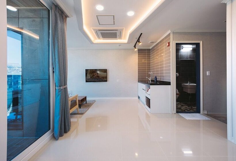 Yeosu Paradise Spa Pension