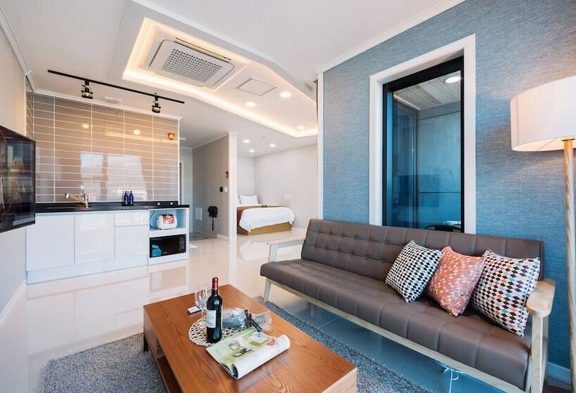 Yeosu Paradise Spa Pension