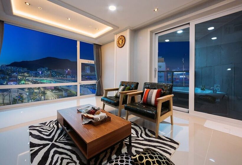 Yeosu Paradise Spa Pension