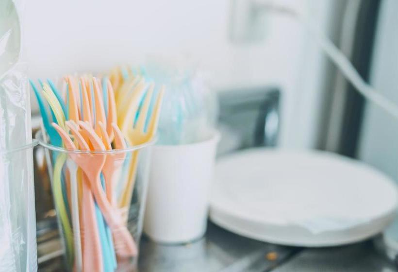 Mezamashi Sandwich  Hostel