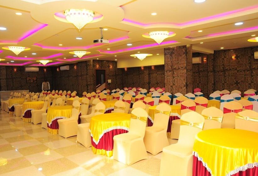 فندق Hyders Park The Business