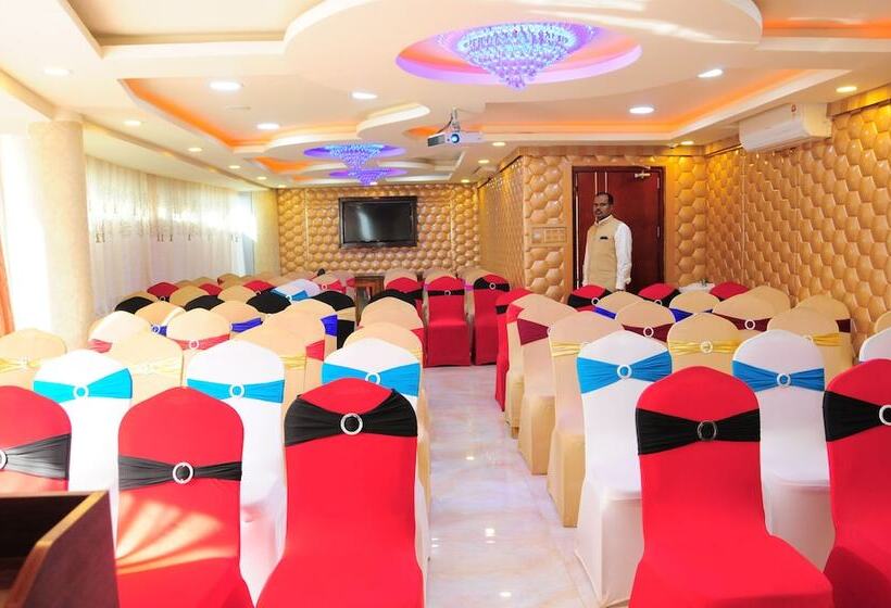 فندق Hyders Park The Business