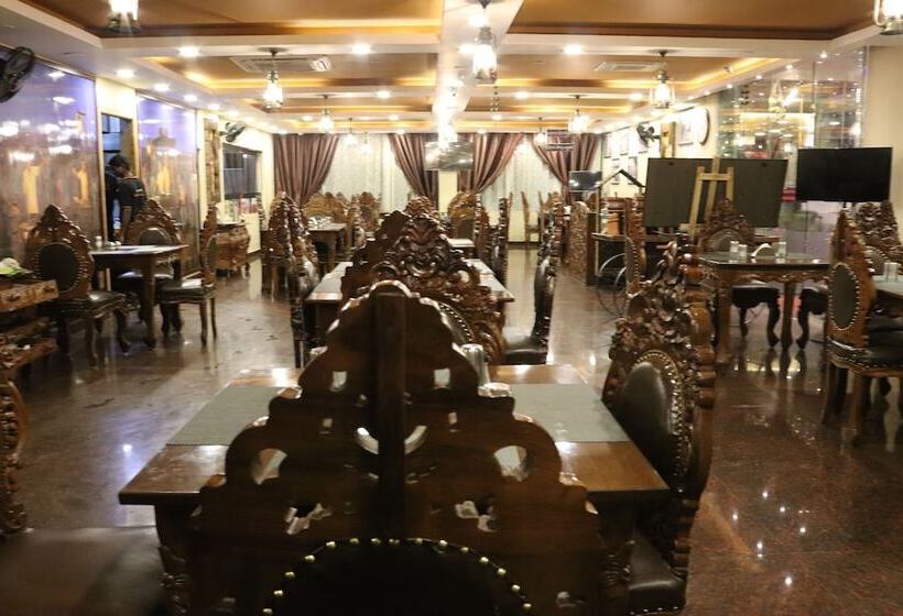 فندق Hyders Park The Business