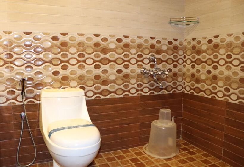 فندق Hyders Park The Business