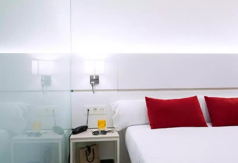 ホテル Pompaelo Plaza Del Ayuntamiento & Spa