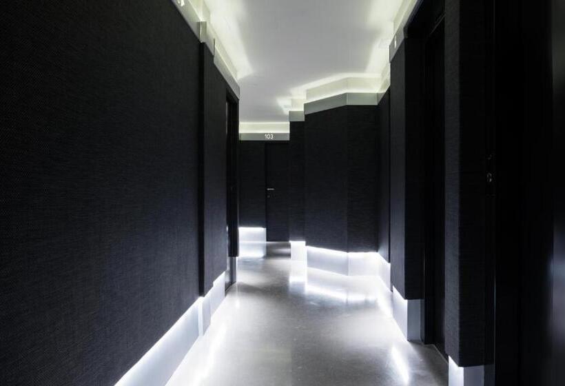 هتل Pompaelo Plaza Del Ayuntamiento & Spa