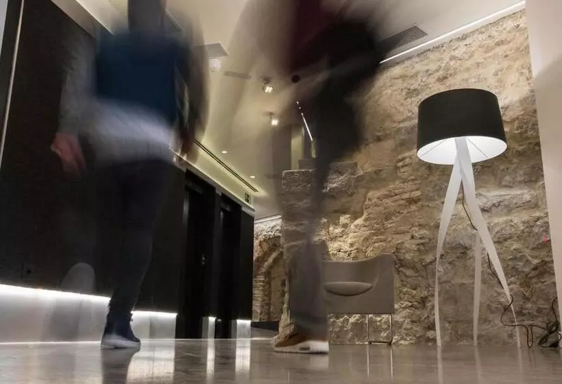 ホテル Pompaelo Plaza Del Ayuntamiento & Spa