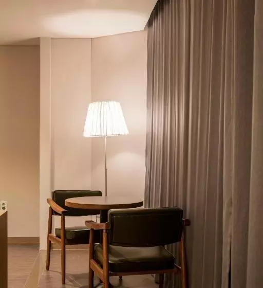Hotelli The First Stay