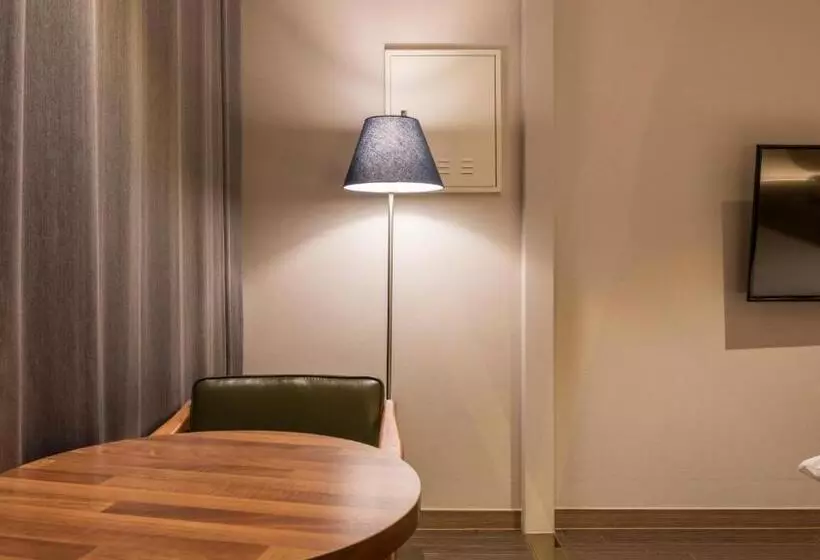 Hotelli The First Stay