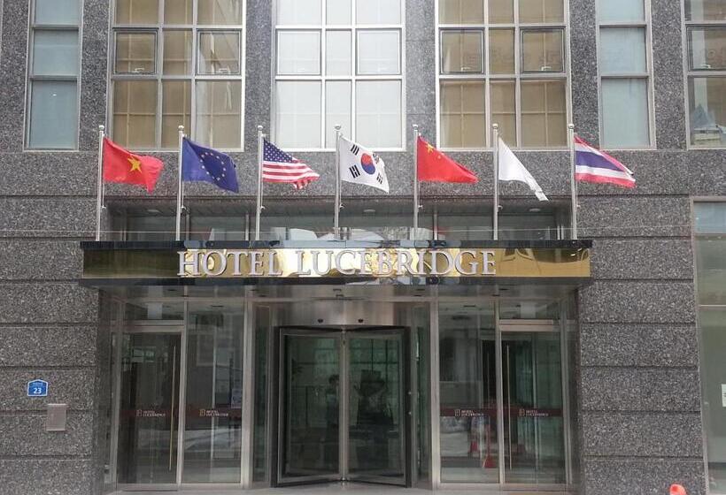 בית מלון כפרי The First Stay