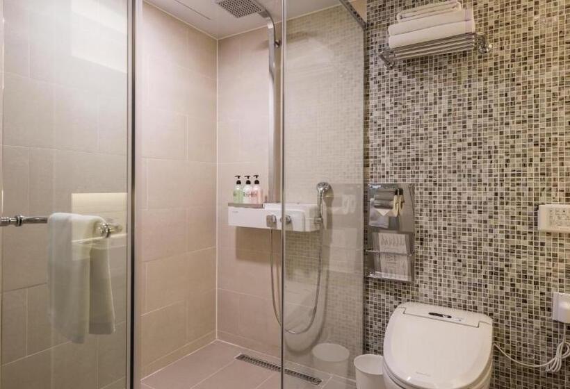 בית מלון כפרי The First Stay