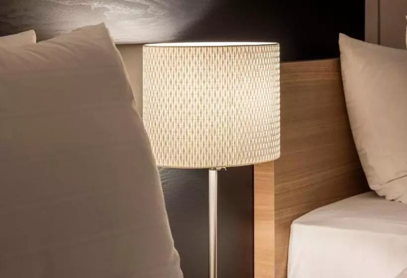 Hotelli The First Stay
