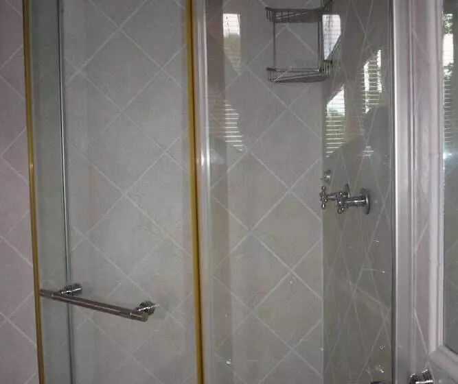 Infinity B&b