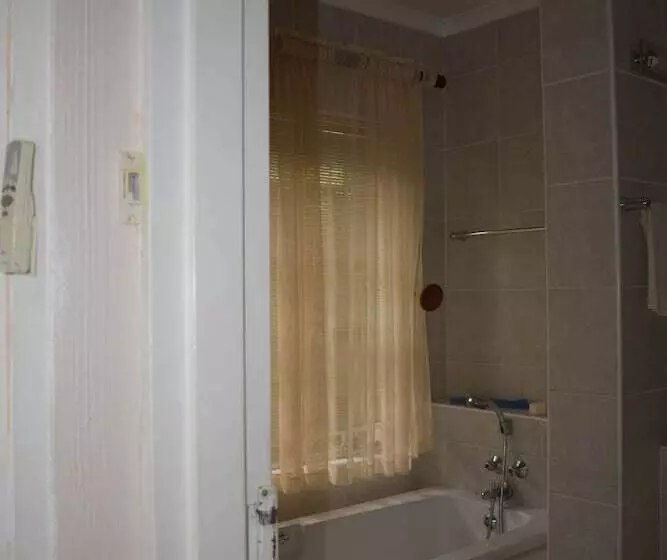 Infinity B&b