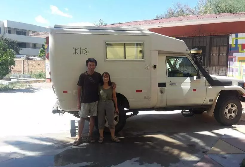 تختخواب و صبحانه La Cúpula Hostel & Camping
