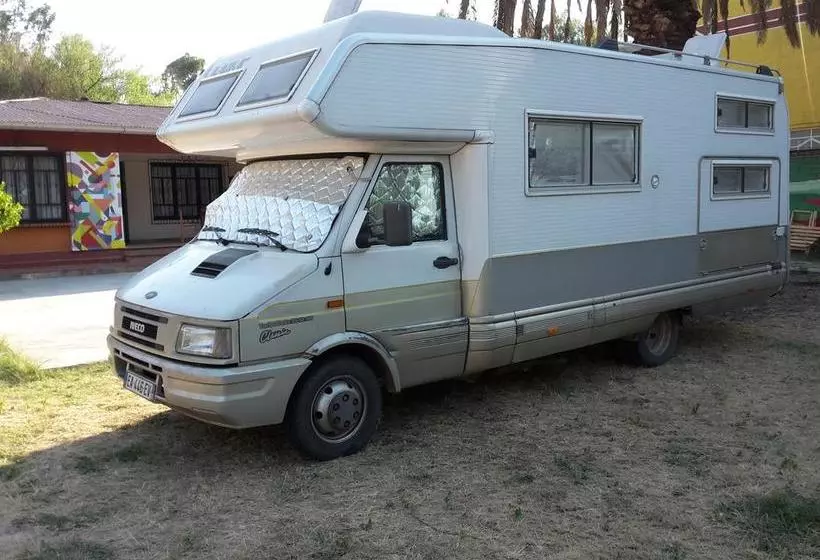 تختخواب و صبحانه La Cúpula Hostel & Camping