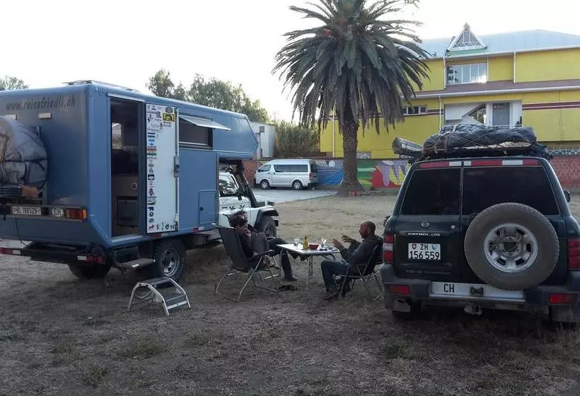تختخواب و صبحانه La Cúpula Hostel & Camping