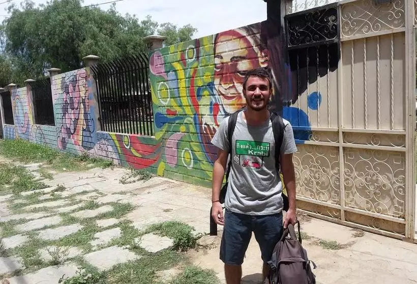 تختخواب و صبحانه La Cúpula Hostel & Camping