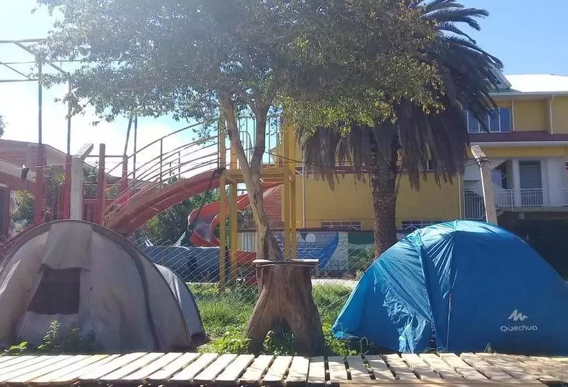 تختخواب و صبحانه La Cúpula Hostel & Camping