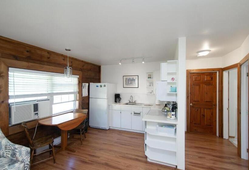 Bye The Bay Bed And Breakfast