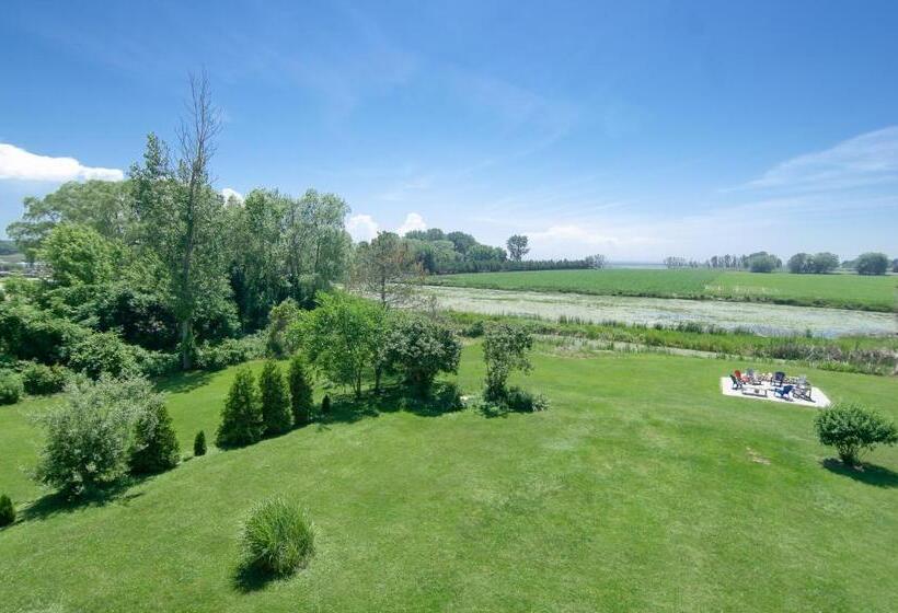 Bye The Bay Bed And Breakfast