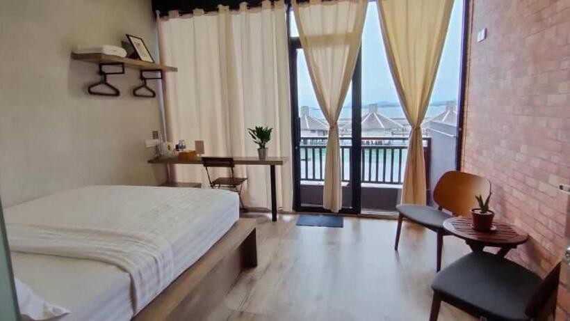 Cube Bed Station Hostel