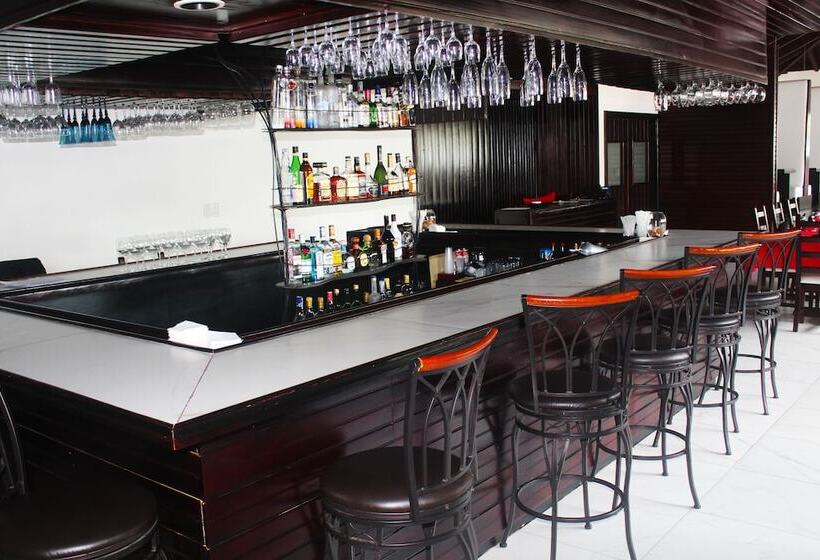 هتل Ahnvee Resort Adults Only