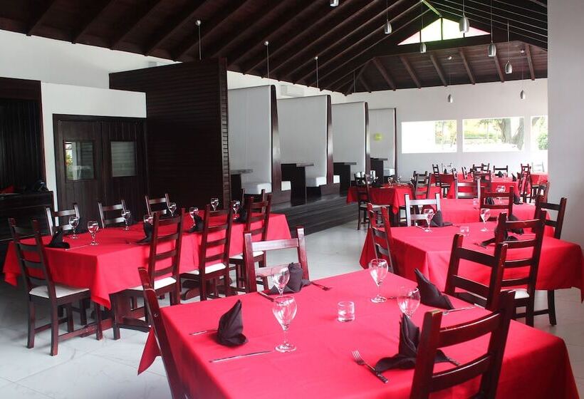 هتل Ahnvee Resort Adults Only