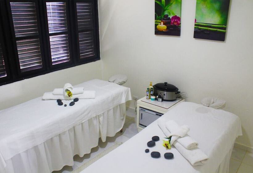 هتل Ahnvee Resort Adults Only