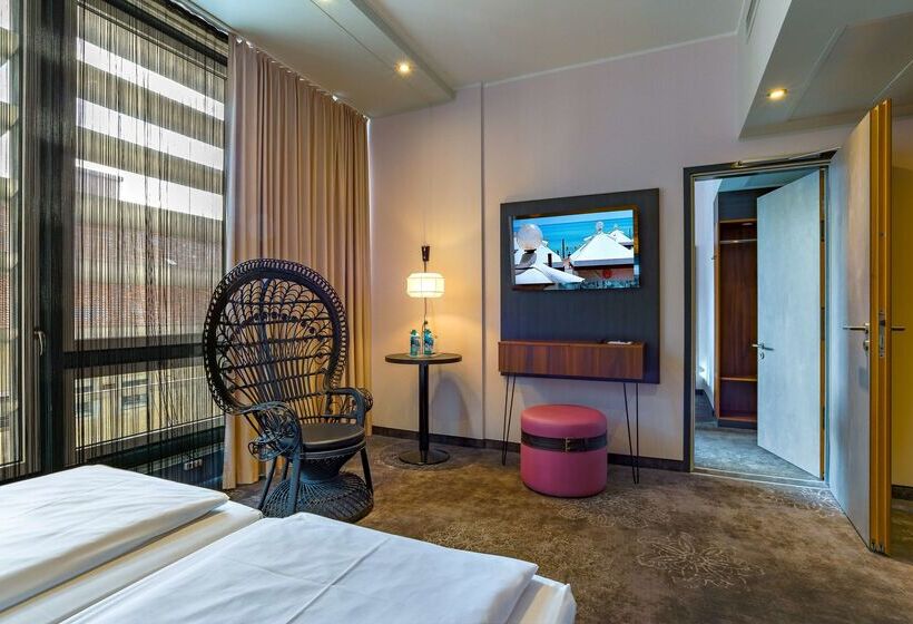 Elaya Hotel Munich City