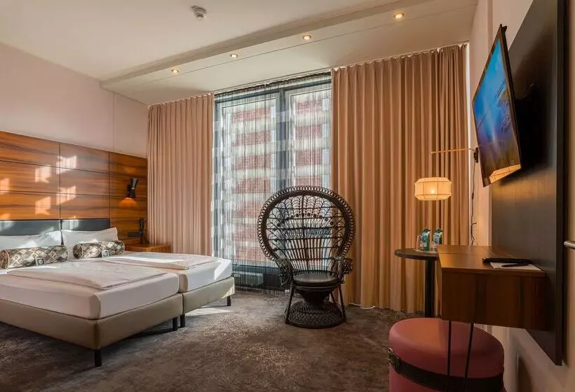Elaya Hotel Munich City
