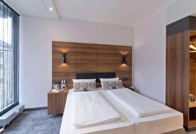 Elaya Hotel Munich City