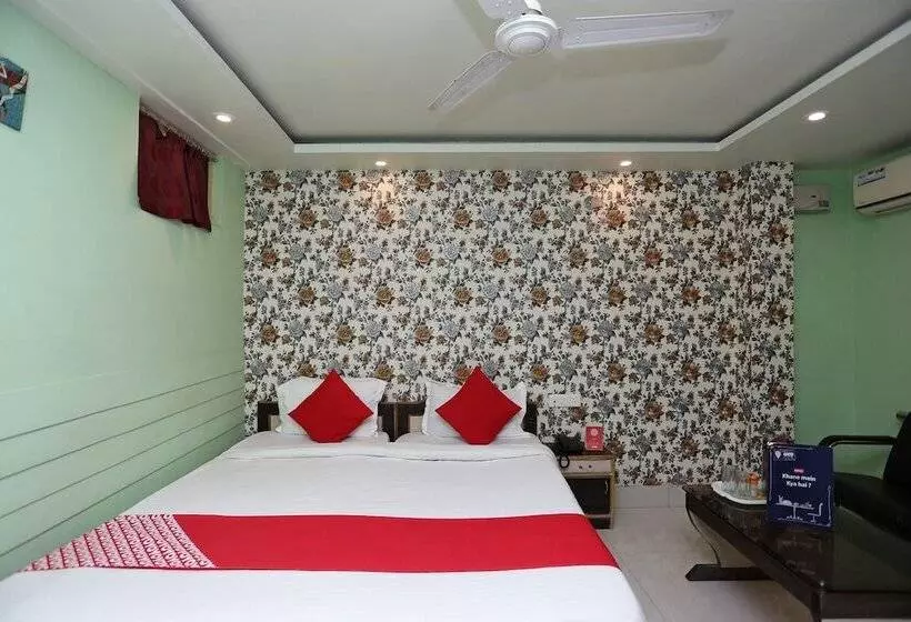 Hotel Mega Palace