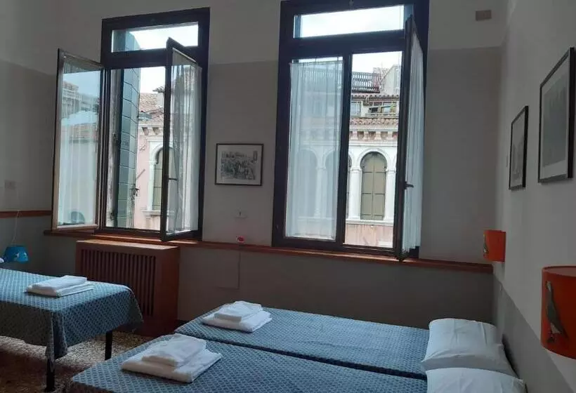 ユースホステル Foresteria Valdese Venezia
