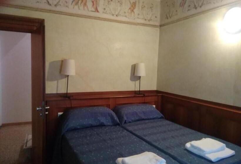 هاستل Foresteria Valdese Venezia