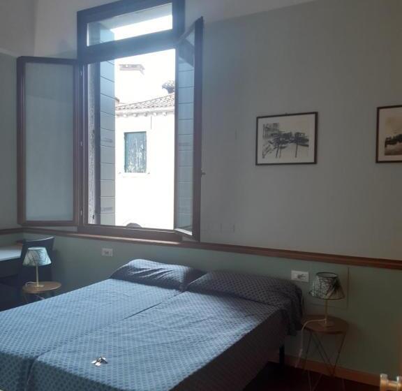 هاستل Foresteria Valdese Venezia