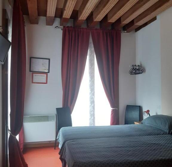 هاستل Foresteria Valdese Venezia