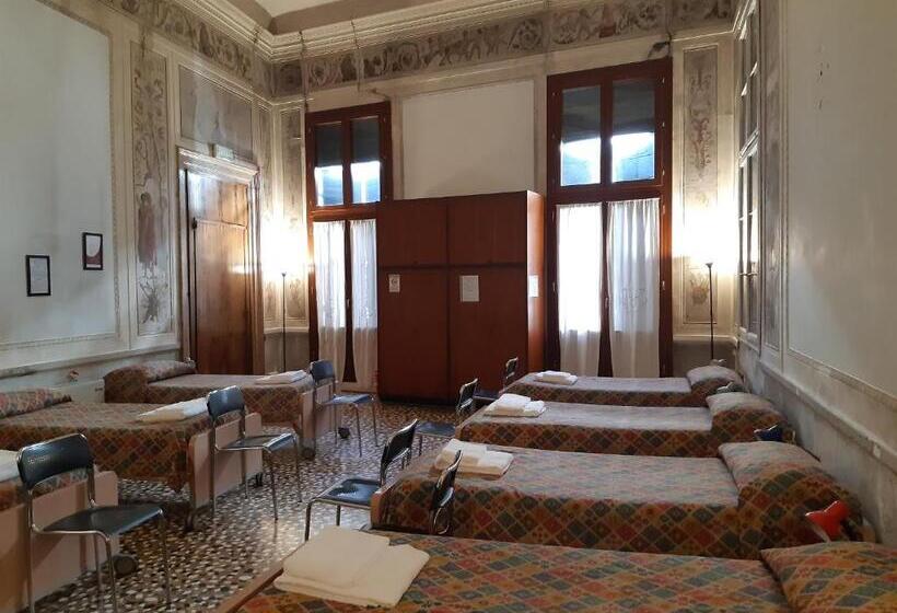 هاستل Foresteria Valdese Venezia