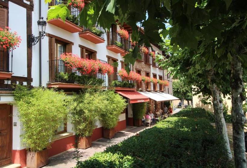 Apartamentos Turísticos Ezcaray