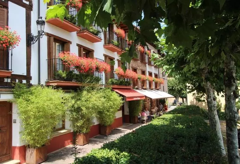 Apartamentos Turísticos Ezcaray