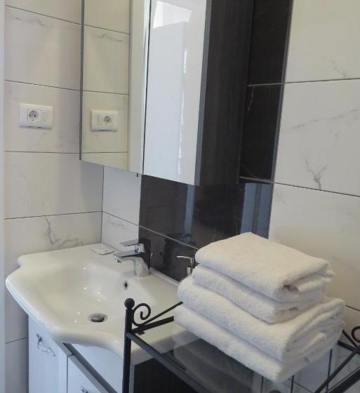 Bed And Breakfast Four Rooms