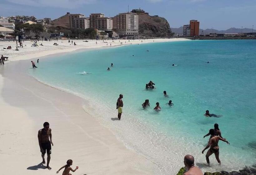 تختخواب و صبحانه @georgette