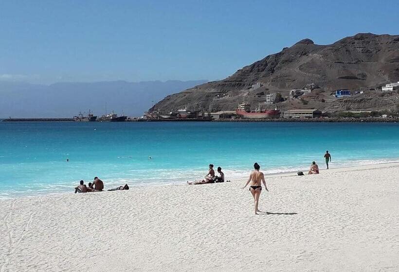 تختخواب و صبحانه @georgette