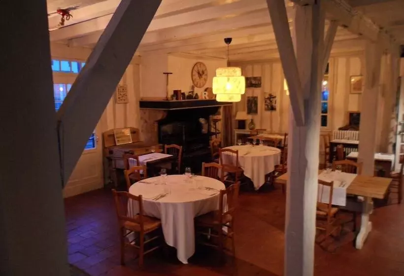 Hotelli Hôtel Et Restaurant Traditionnel L  Escalandes