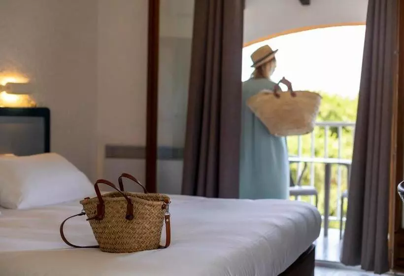 هتل Hôtel Les Lentisques