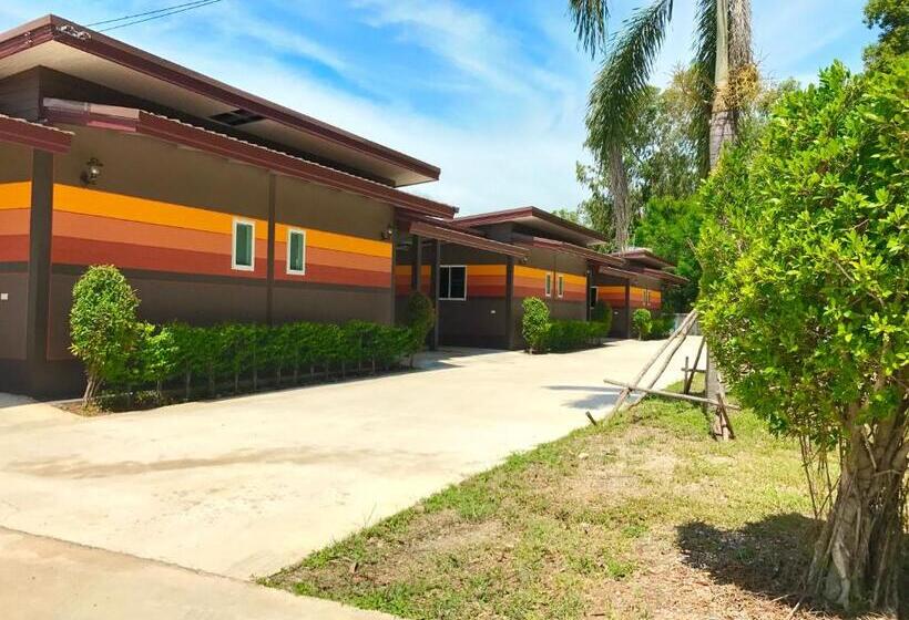 Hotel Khwanruen Fishing Resort