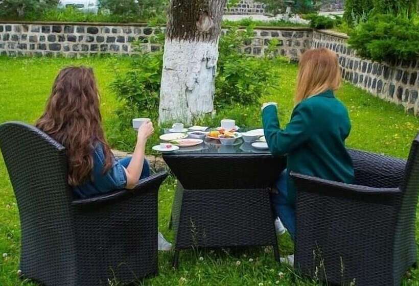 Artsvik Hotel Tsaghkadzor
